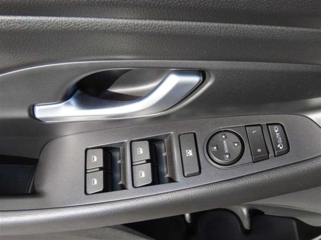 HYUNDAI i30 - Vista 12