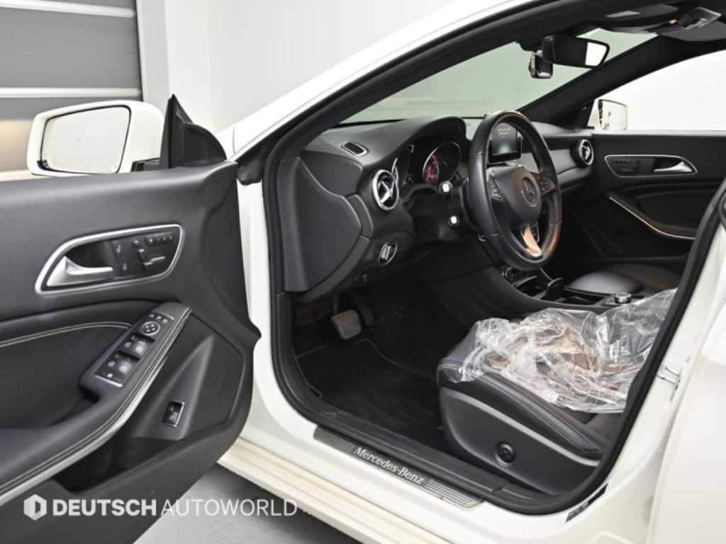Mercedes Benz CLA Class - Vista 11