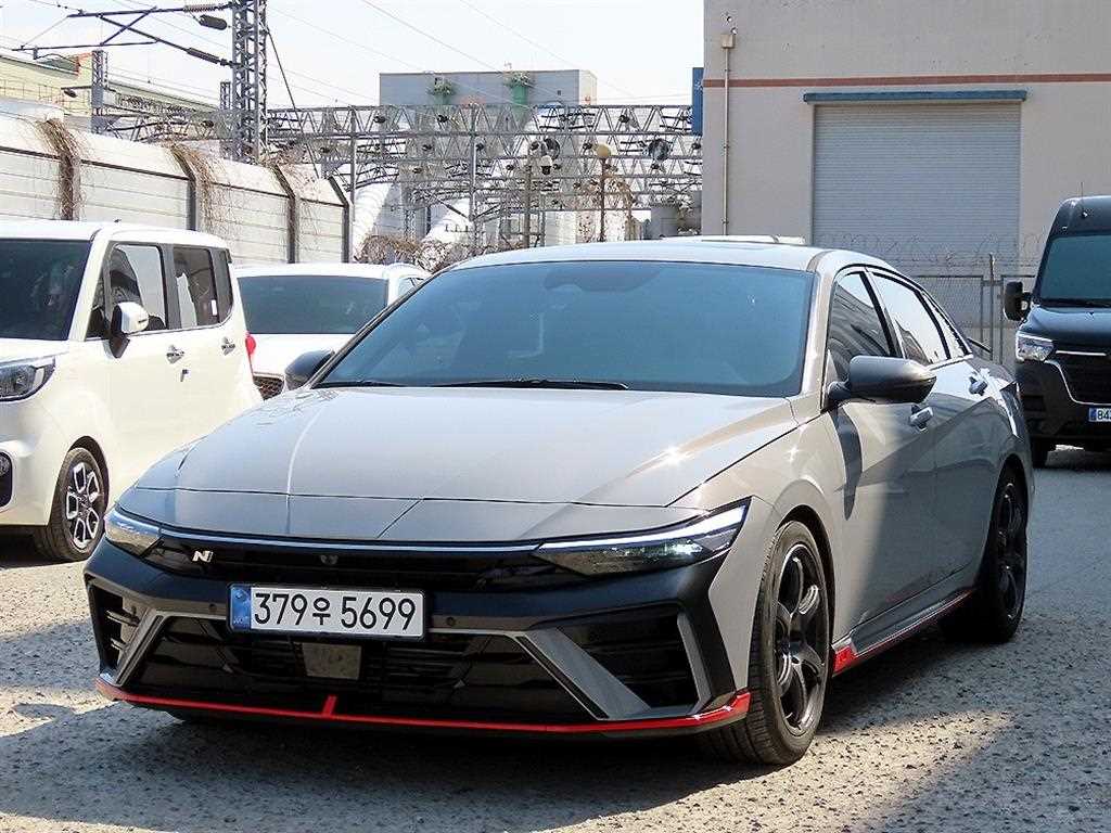 HYUNDAI Avante - Vista 2