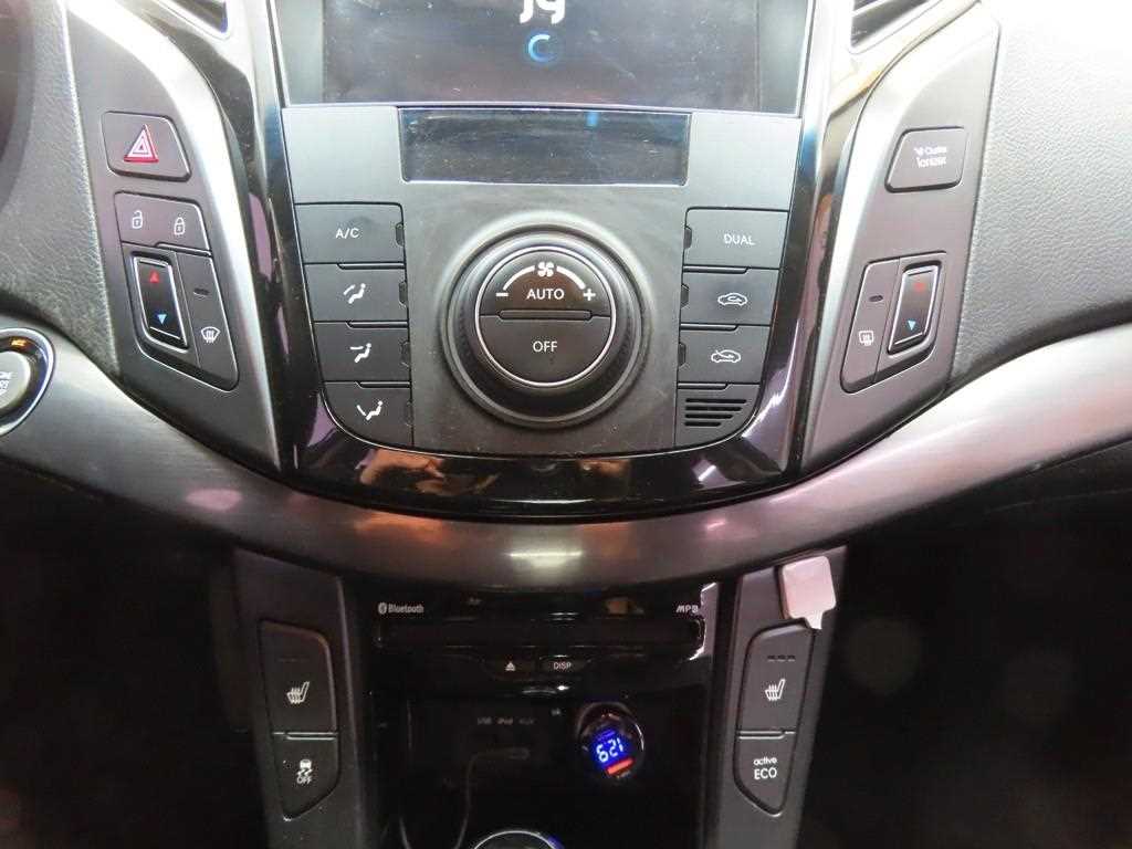 HYUNDAI i40 - Vista 12