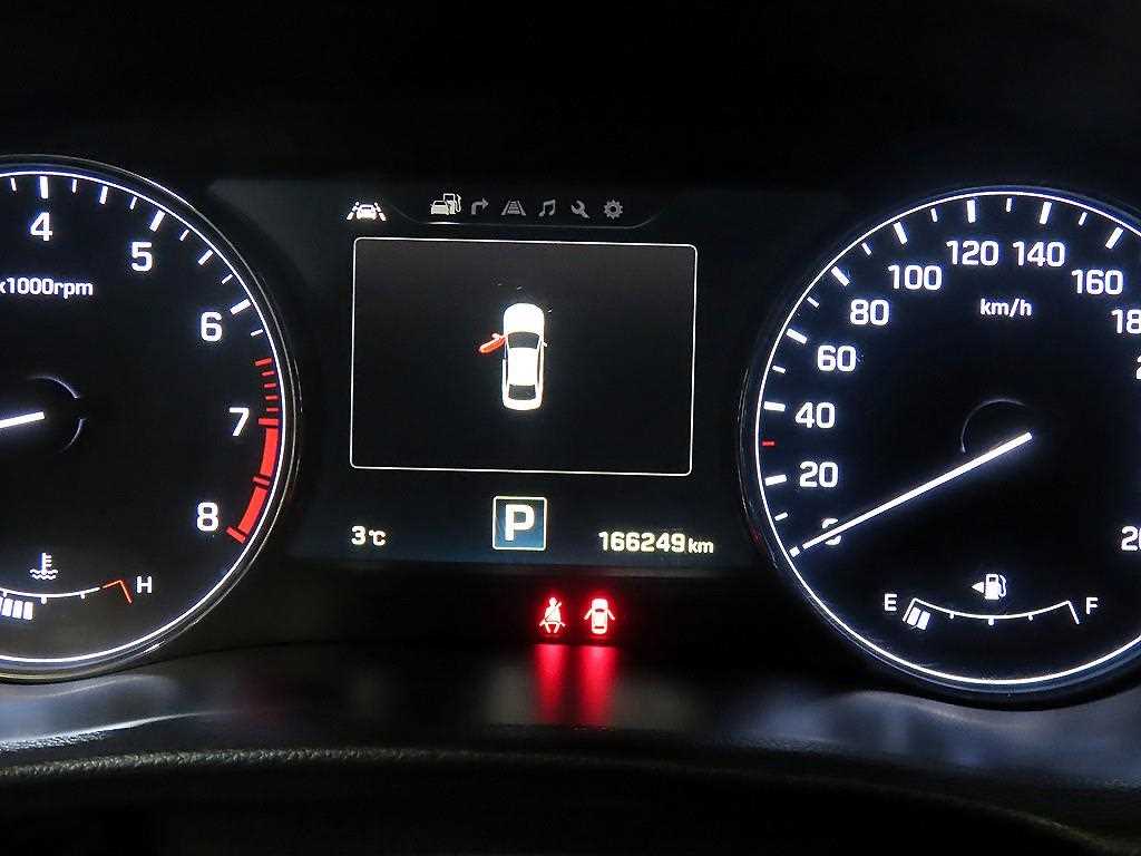 HYUNDAI Genesis - Vista 9