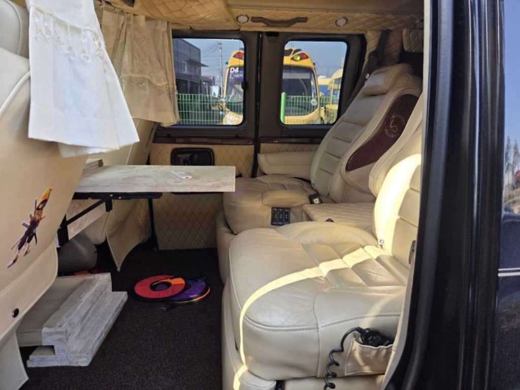 Chevrolet Express van - Vista 11