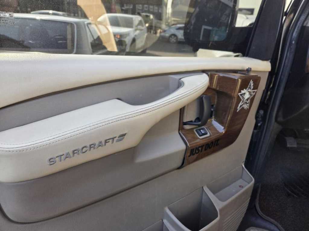 Chevrolet Express van - Vista 9