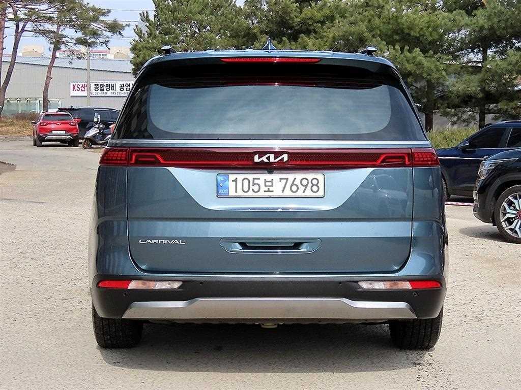KIA Carnival - Vista 4
