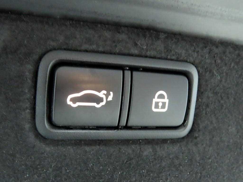 Genesis G80 2018 Negro - Importación desde Corea - HF Imports Iquique - Foto 16