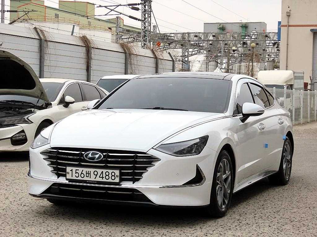 HYUNDAI Sonata - Vista 2