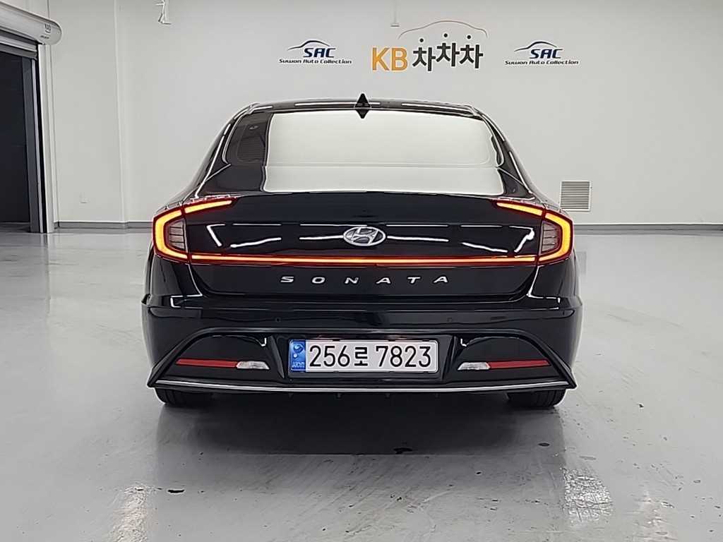 HYUNDAI Sonata - Vista 3