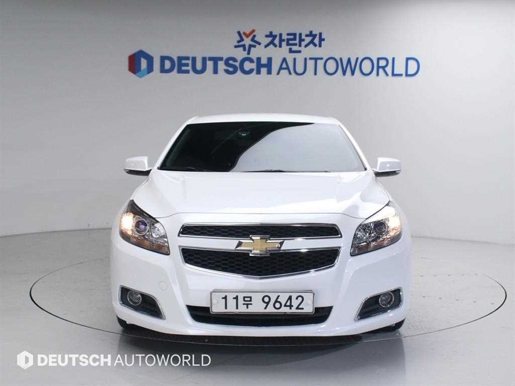 Chevrolet Malibu - Vista 3