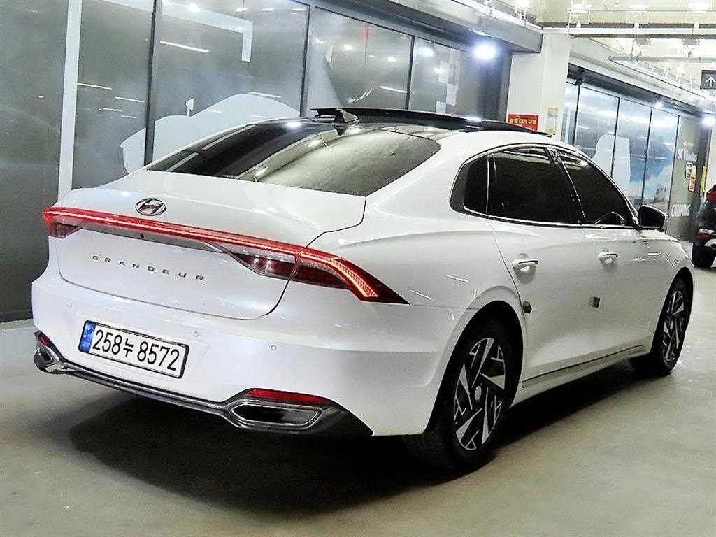 HYUNDAI Grandeur - Vista 4