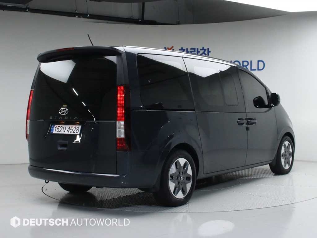HYUNDAI Staria - Vista 4