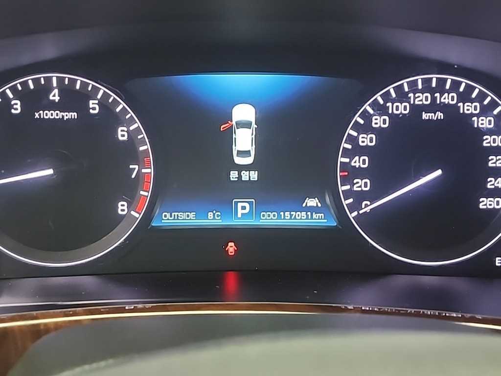 HYUNDAI Equus - Vista 6