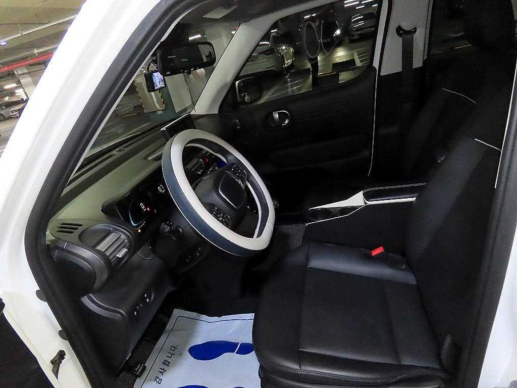 HYUNDAI Casper - Vista 6