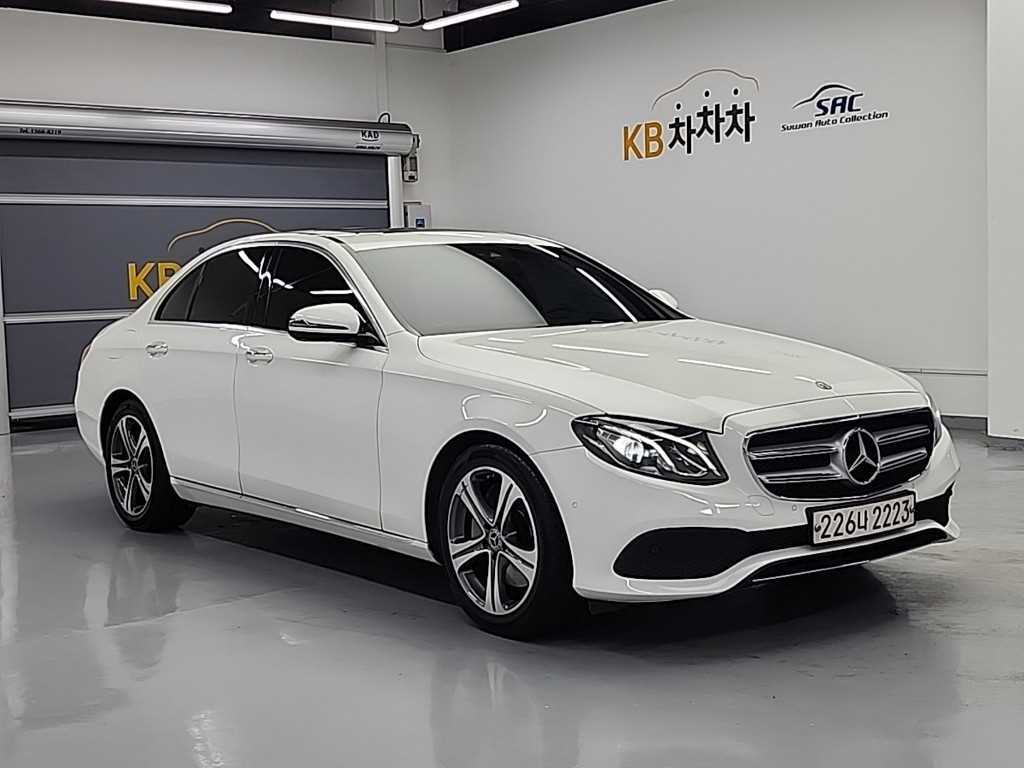 Mercedes Benz E class - Vista 4