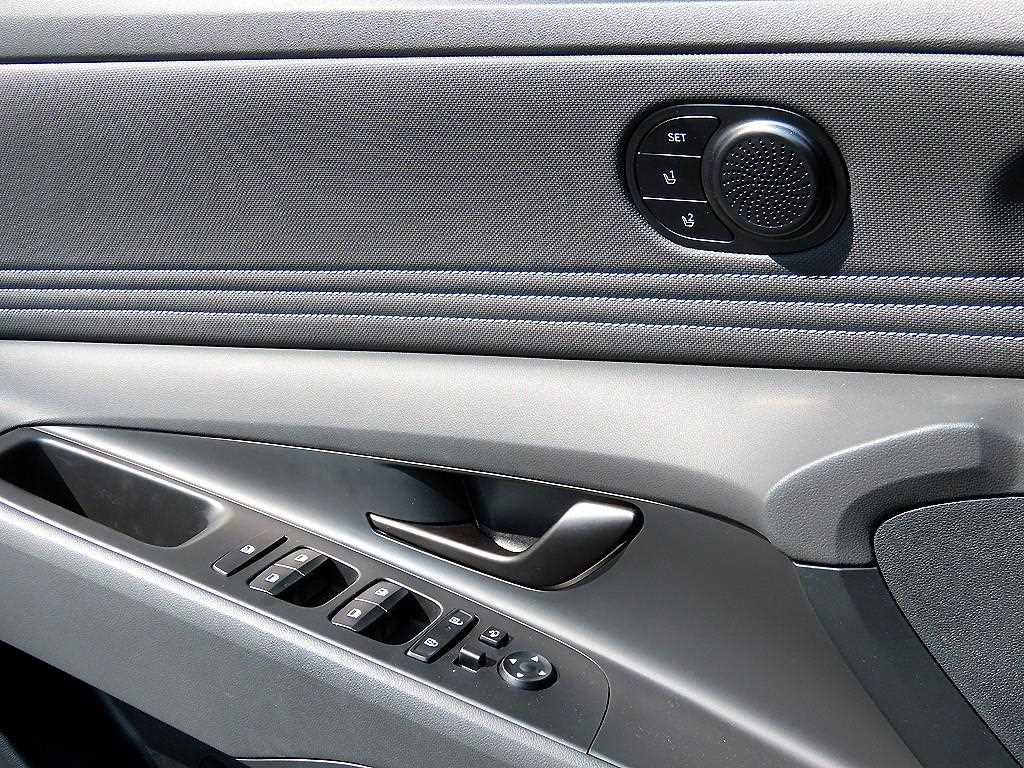 HYUNDAI Avante - Vista 11