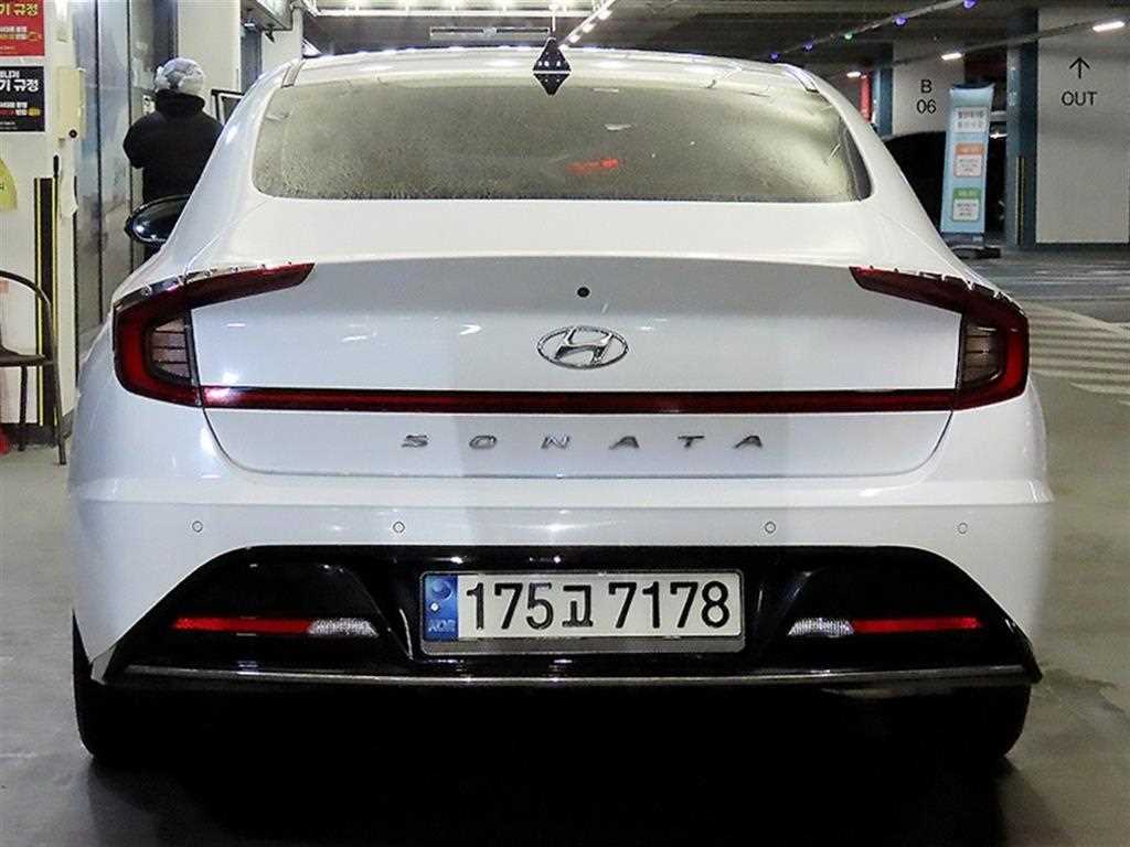 HYUNDAI Sonata - Vista 5