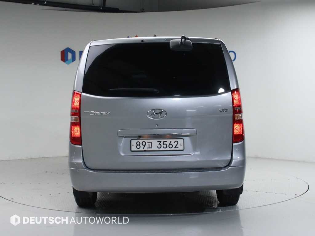 HYUNDAI Starex - Vista 4