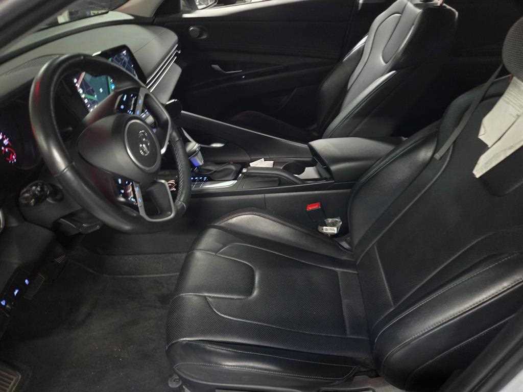 HYUNDAI Avante - Vista 8