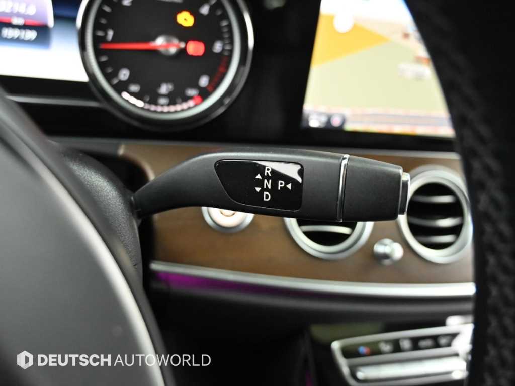 Mercedes Benz E class - Vista 9