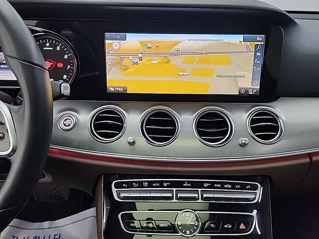 Mercedes Benz E class - Vista 10