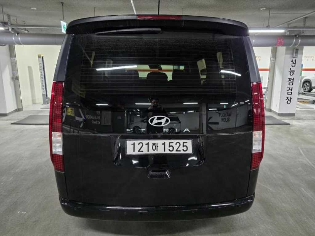 HYUNDAI Staria - Vista 2