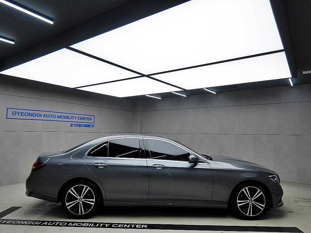 Mercedes Benz E class - Vista 2