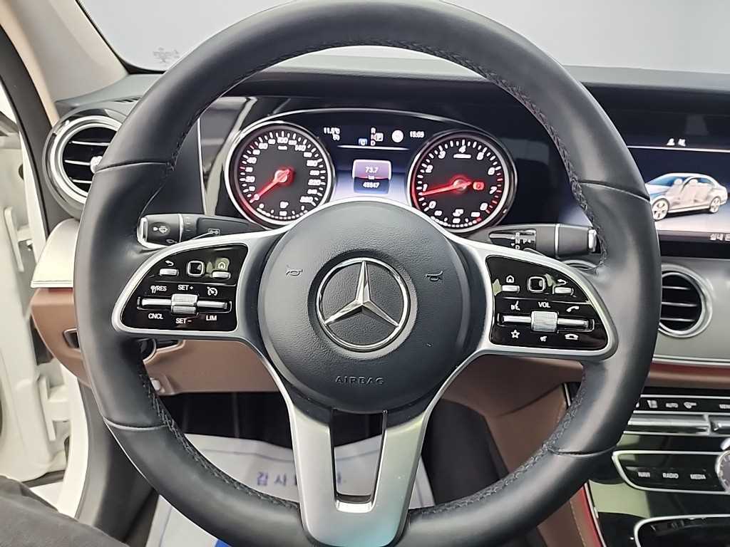 Mercedes Benz E class - Vista 9