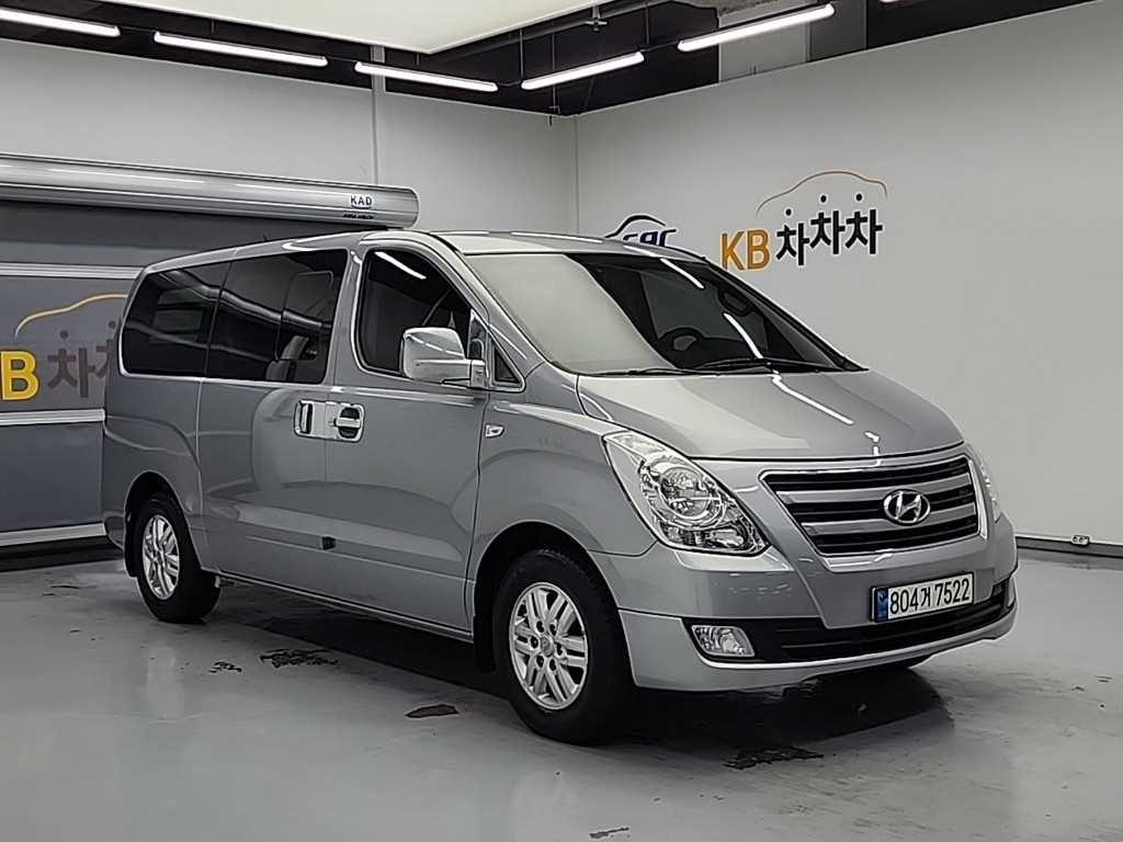 HYUNDAI Starex - Vista 4
