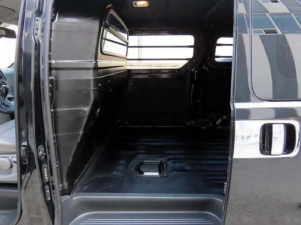 HYUNDAI Starex - Vista 6