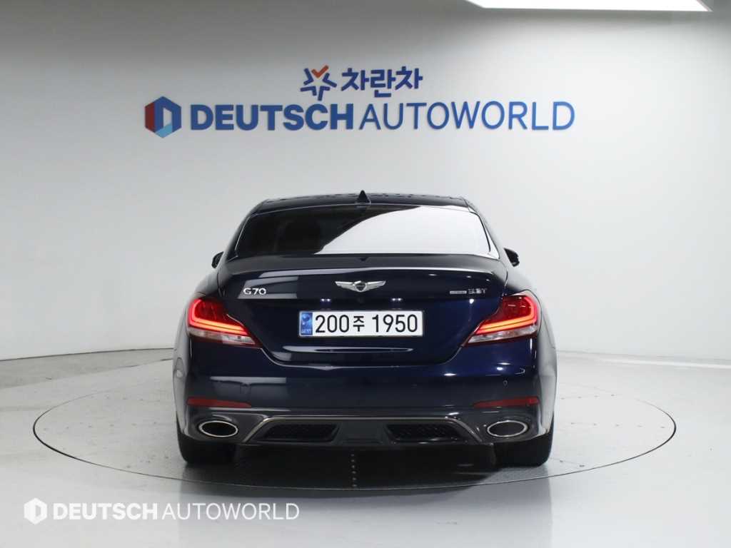 Genesis G70 - Vista 4