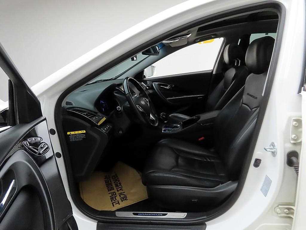 HYUNDAI Grandeur 2015 Blanco - Importación desde Corea - HF Imports Iquique - Foto 13