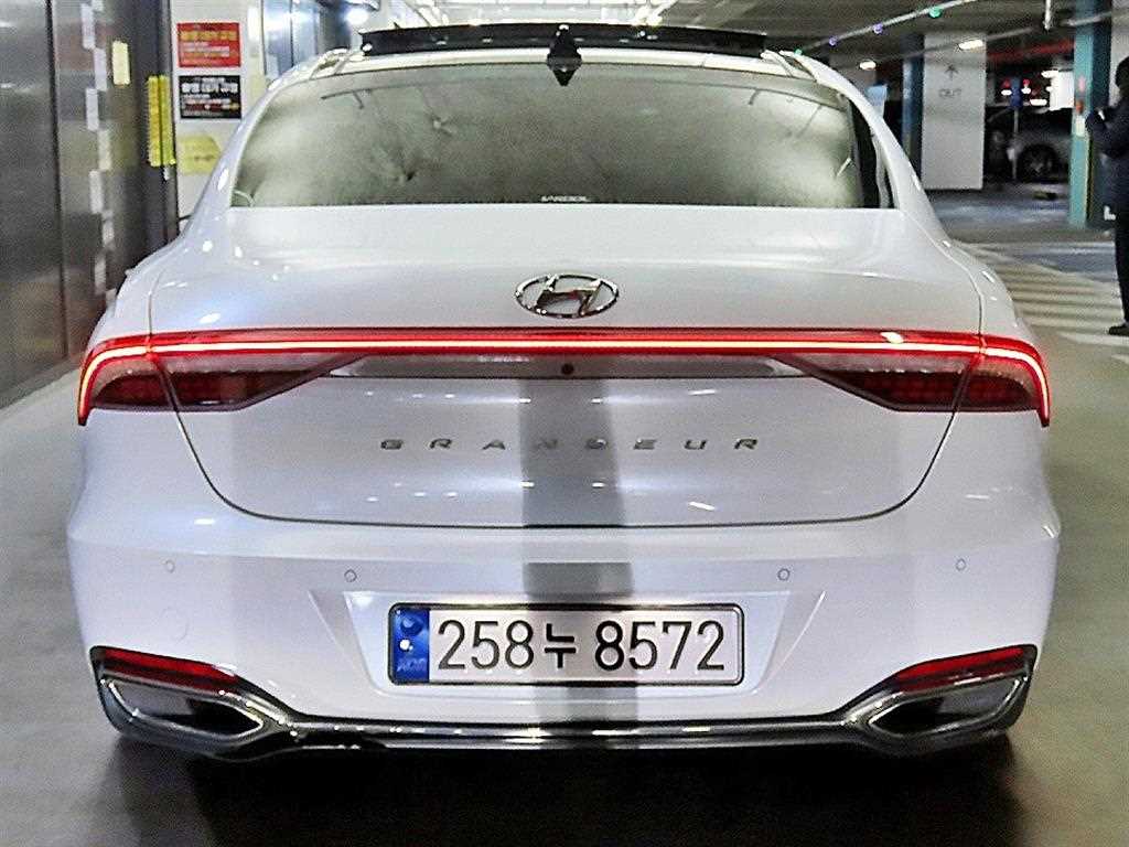 HYUNDAI Grandeur - Vista 5