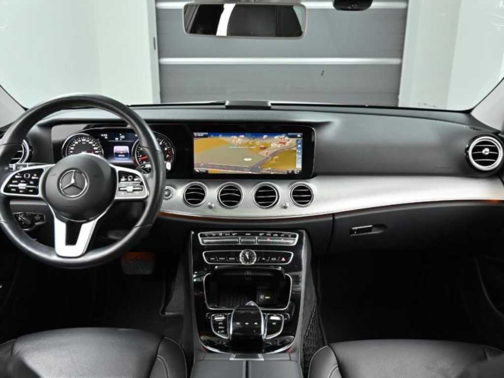 Mercedes Benz E class - Vista 7