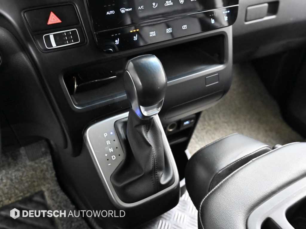 HYUNDAI Staria - Vista 9