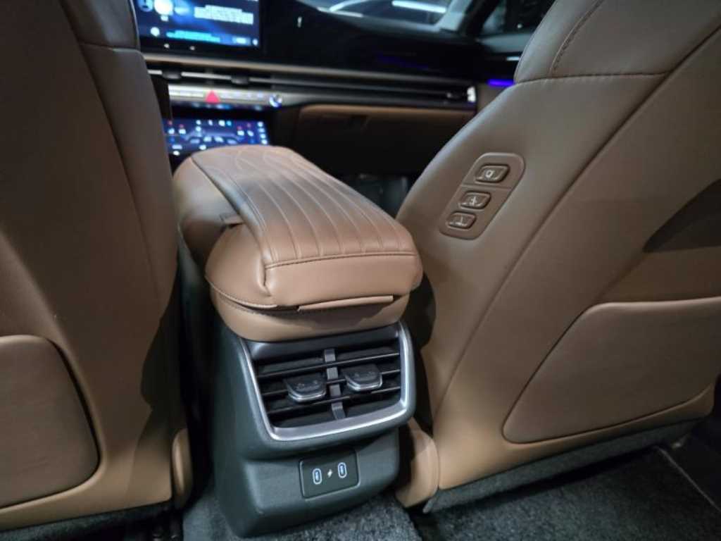 HYUNDAI Grandeur - Vista 8