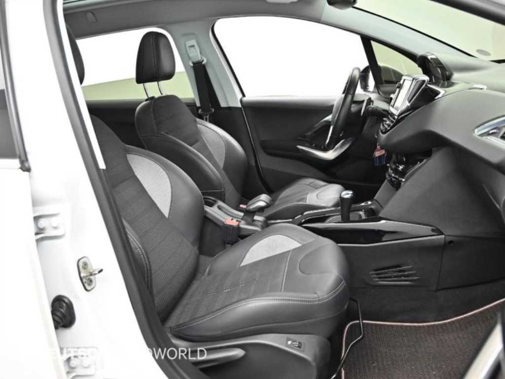 Peugeot 2008 - Vista 10