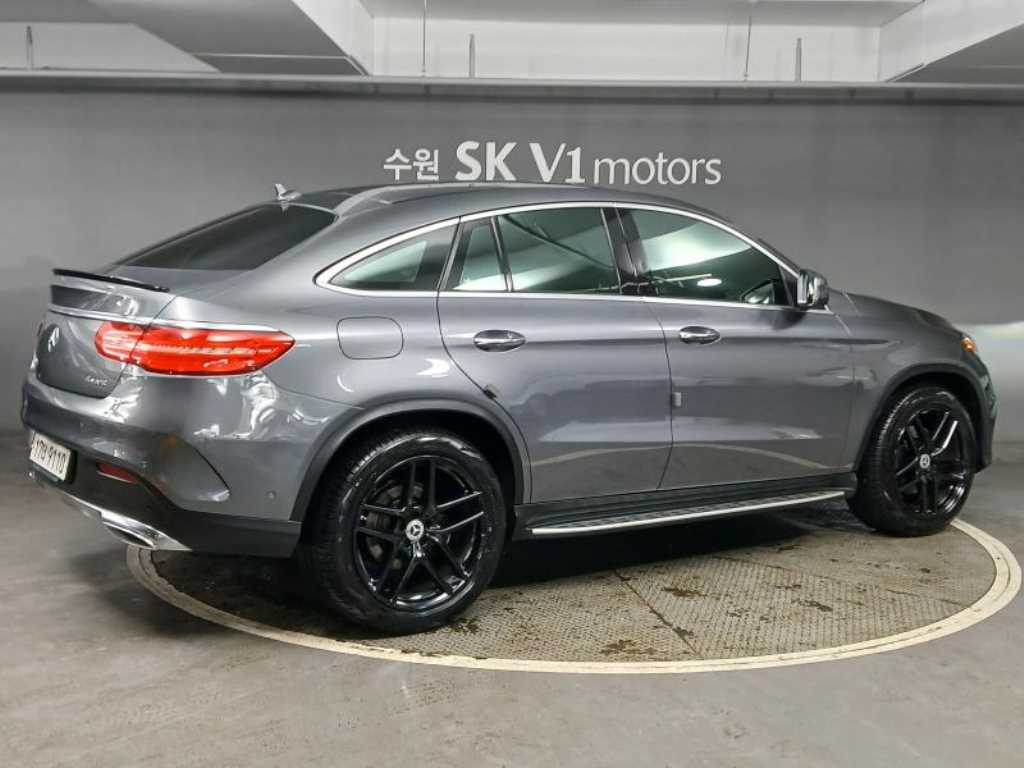 Mercedes Benz GLE Class - Vista 4