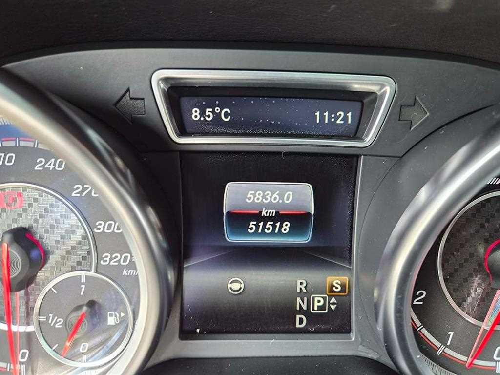 Mercedes Benz GLE Class - Vista 9