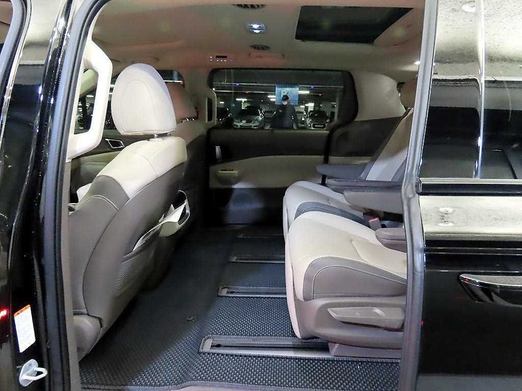 KIA Carnival - Vista 7