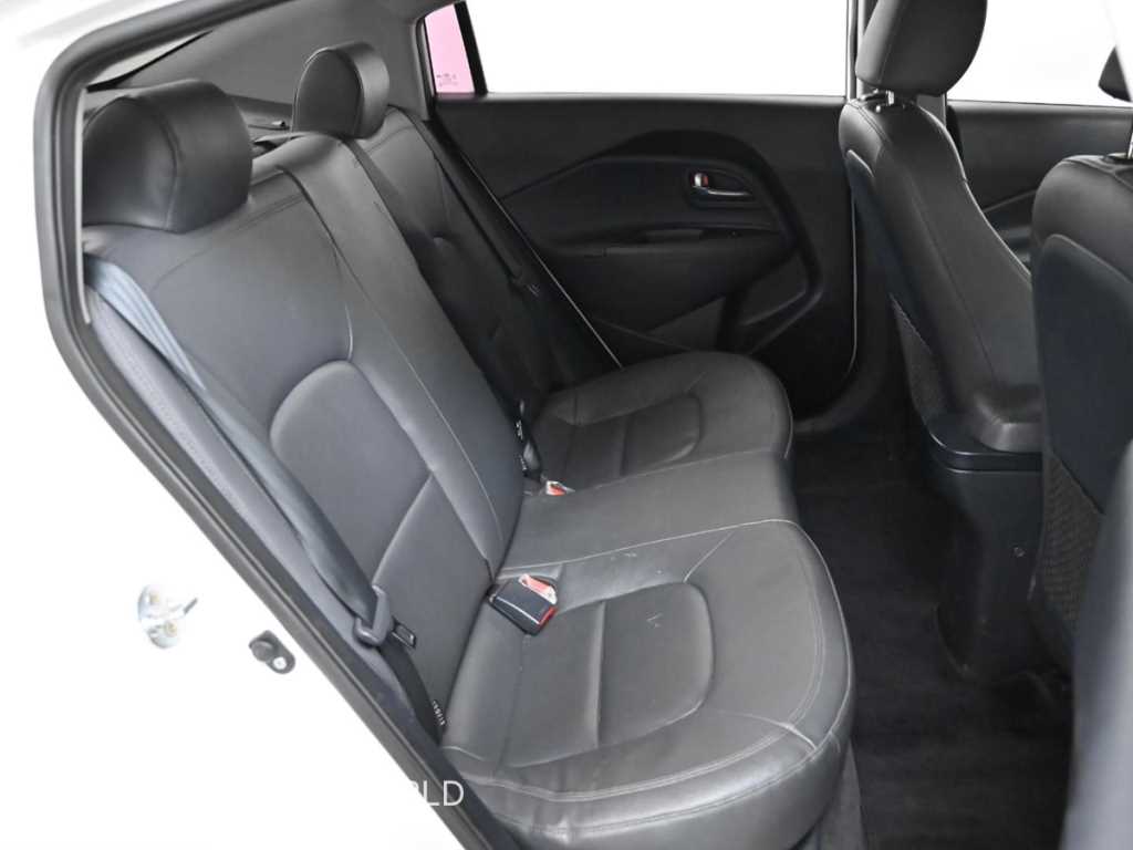 KIA Pride - Vista 12