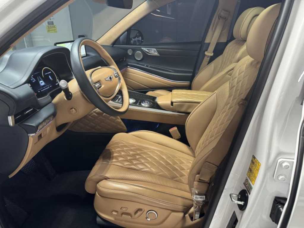 Genesis GV80 - Vista 7