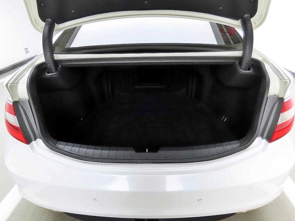 HYUNDAI Grandeur - Vista 5