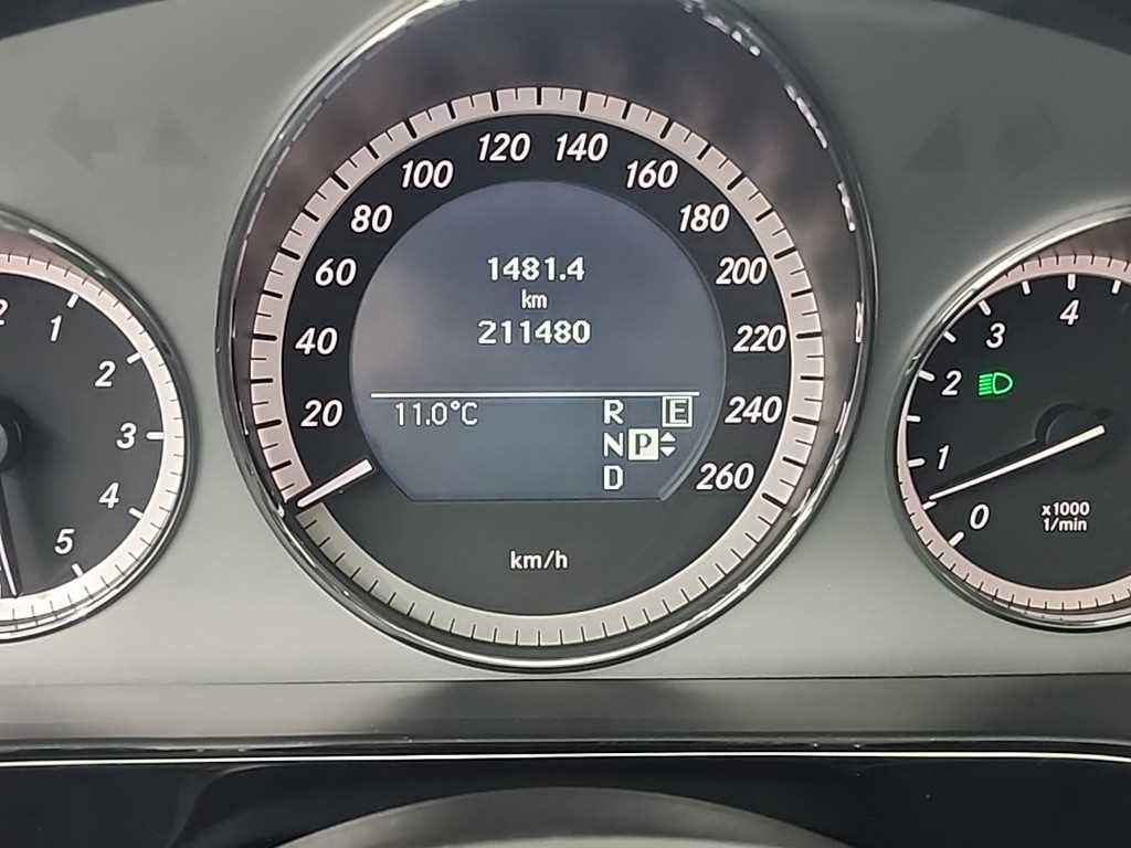 Mercedes Benz E class - Vista 11