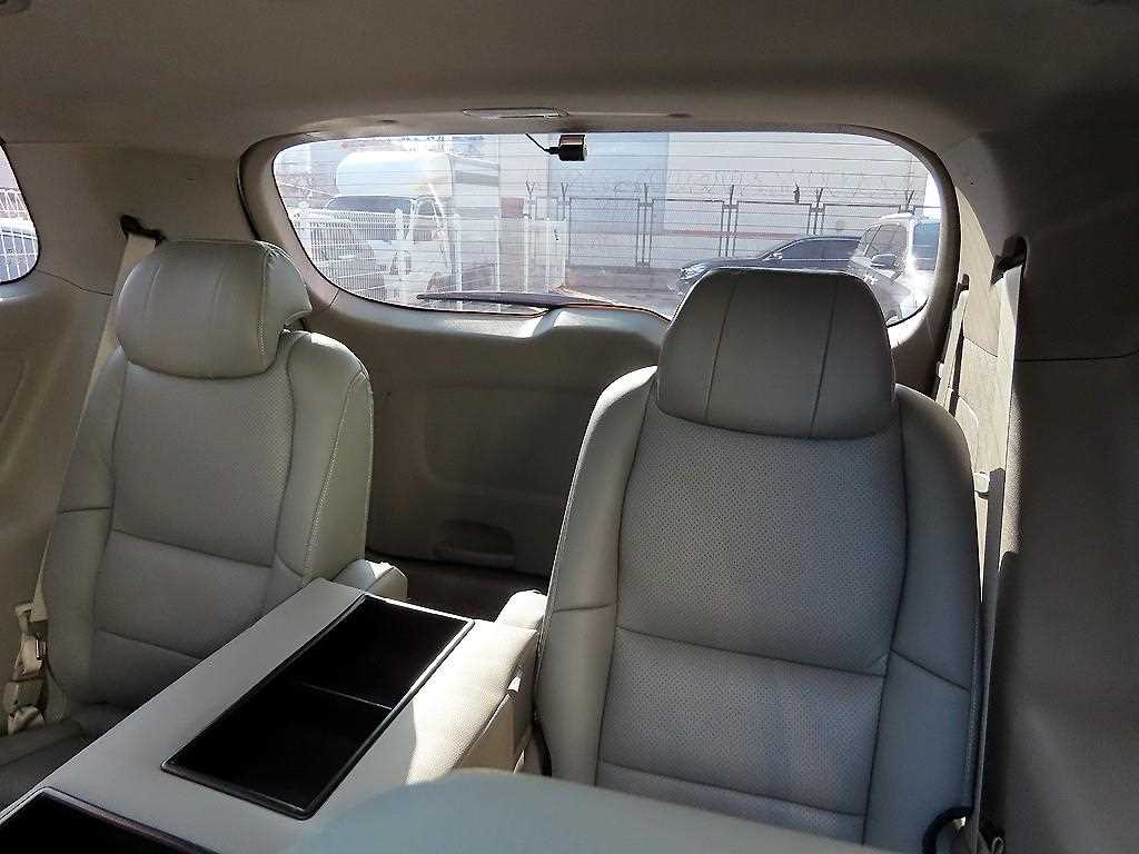 KIA Carnival - Vista 7