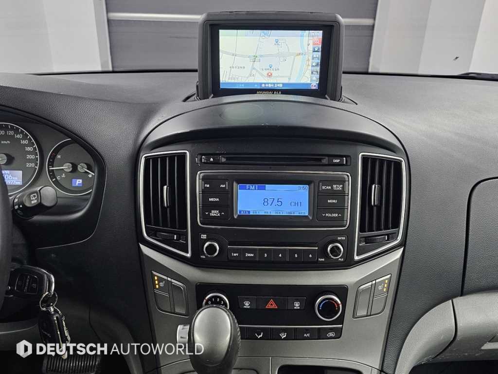 HYUNDAI Starex 2019 Plateado - Importación desde Corea - HF Imports Iquique - Foto 14