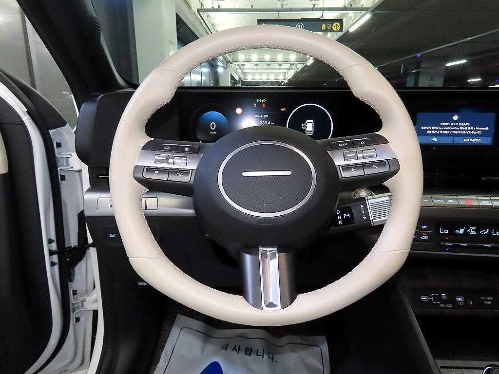 HYUNDAI Kona - Vista 8