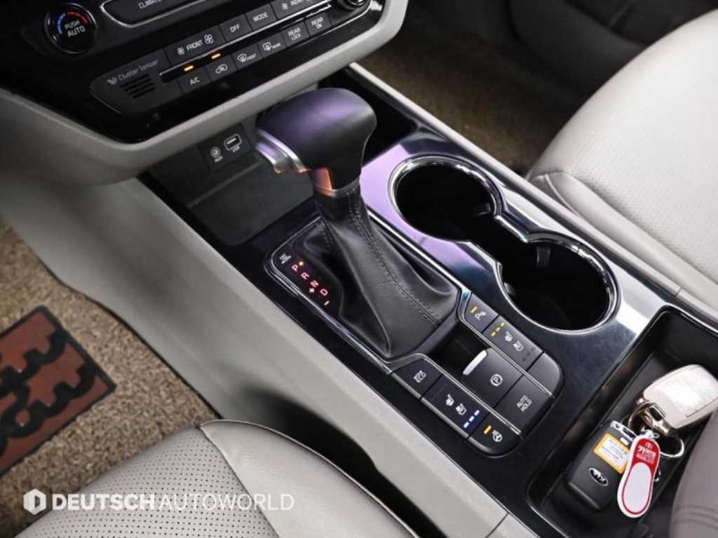 KIA Carnival - Vista 7