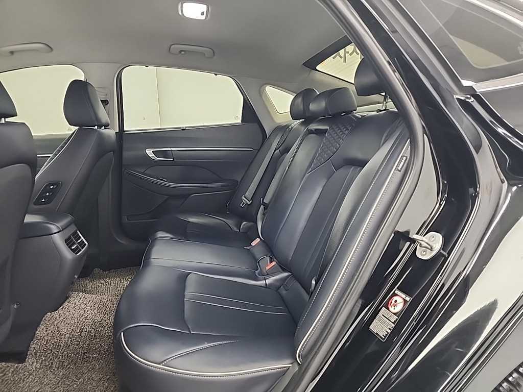 HYUNDAI Sonata - Vista 12