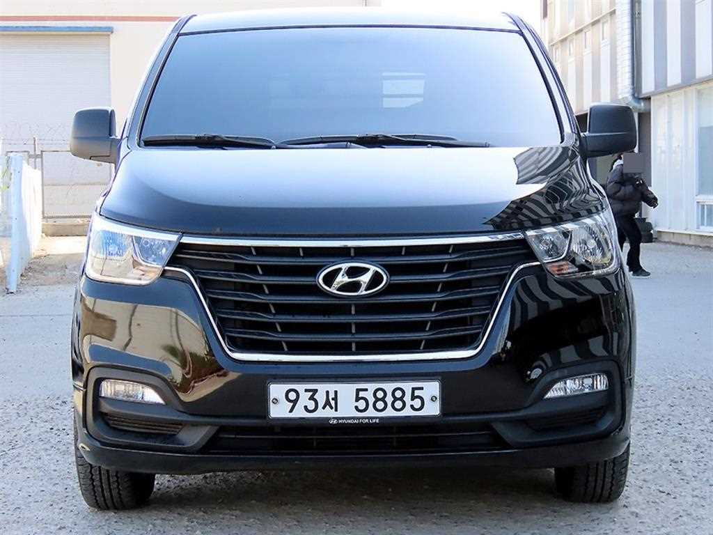 HYUNDAI Starex 2019 Negro - Importación desde Corea - HF Imports Iquique - Foto 1