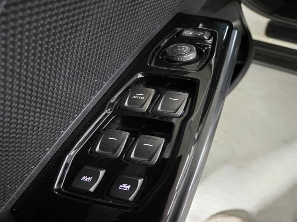 Ssangyong Tivoli 2021 Blanco - Importación desde Corea - HF Imports Iquique - Foto 15