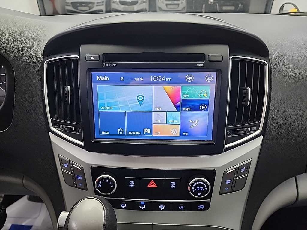 HYUNDAI Starex - Vista 10